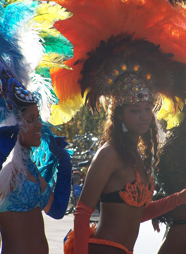 Vrouwelijke danseressen samba